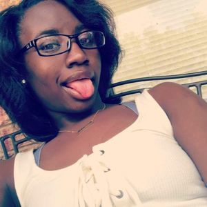 Meet your Posher, Derricka